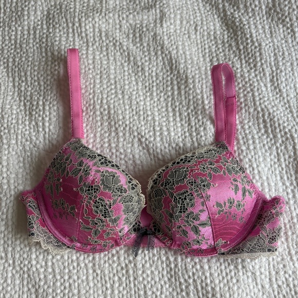 Victoria's Secret Other - SOLD | Victoria’s Secret dream angels push up bra 32B